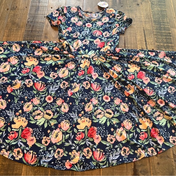 Dot Dot Smile size 12/24 mo- 8/10 Girls vintage floral Cap sleeve twirl dress - Picture 2 of 5